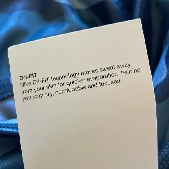 Nike Dri Fit Women's Camo Leggings, Midrise, Full Length, Size M, NWT! - Picture 7 of 9